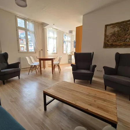 1 Im Ehemaligen Geschenkehaus